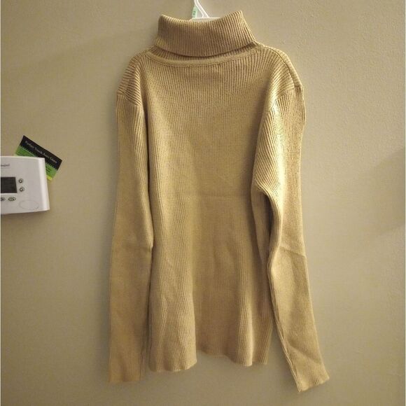 🆕🌝Jon and Anna Turtleneck Sweater, Mustard Yellow - Jrs - Picture 3 of 4